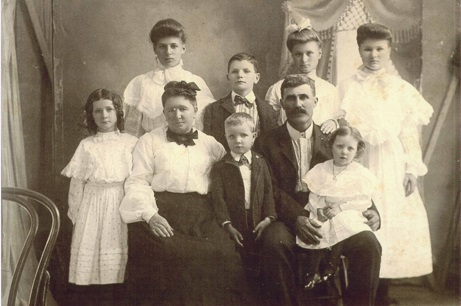 Lawson Stateham Family Portrait, circa 1903-1904
