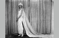 Dorothy Gillette McVeigh wedding photo by Reid Studio, 1924 (017-047-284)