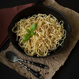 Whole Wheat Pasta with Garlic and Olive Oil